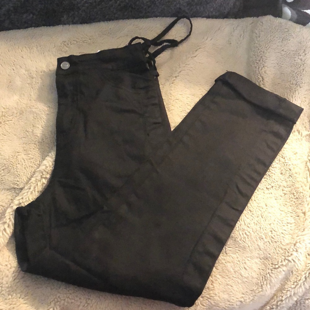 NWT Tie ‘Em Up Boyfriend Jeans—Black, size 3